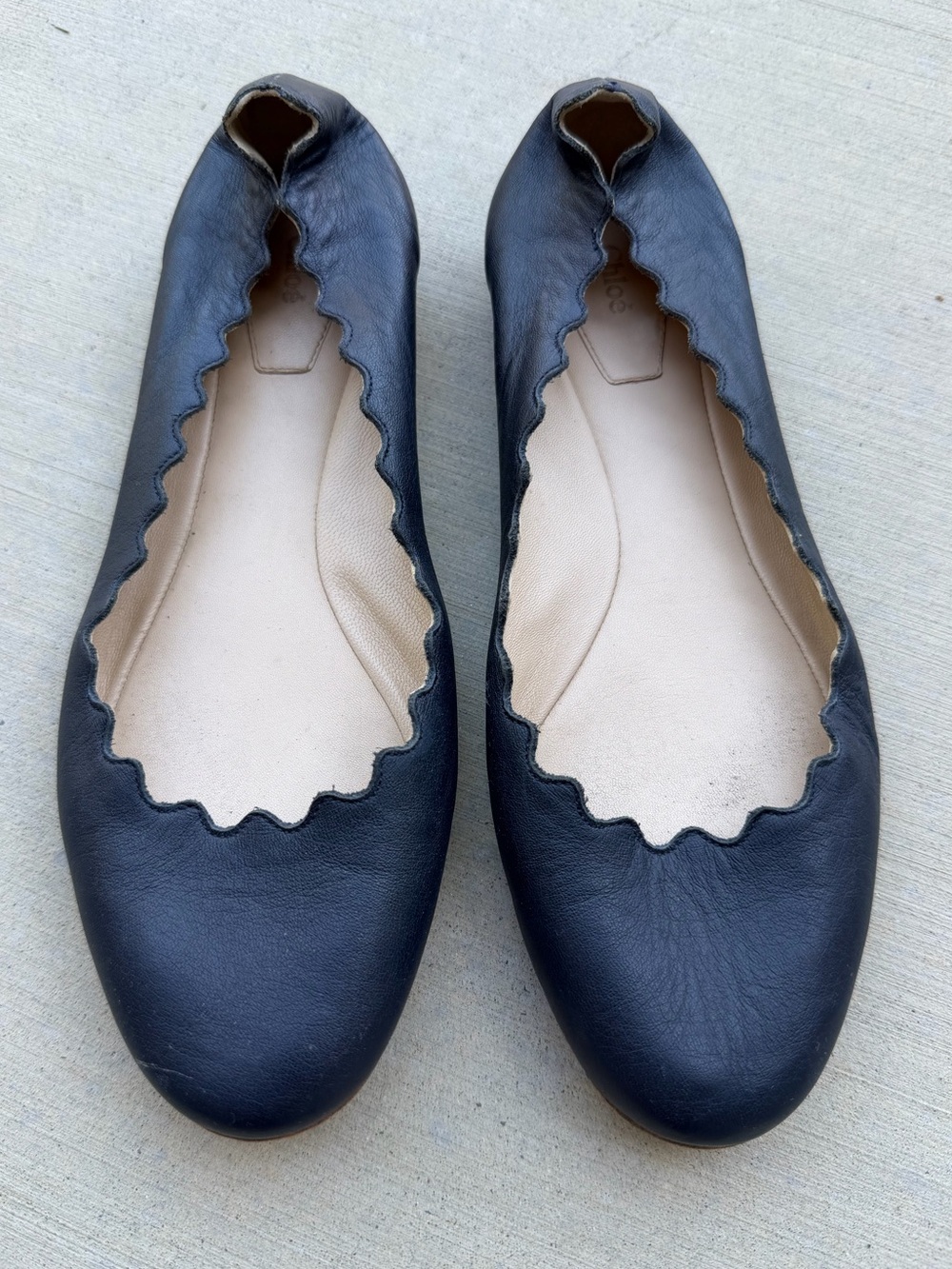 Chloe Lauren Scalloped Ballet Flat In Navy Size 36.5